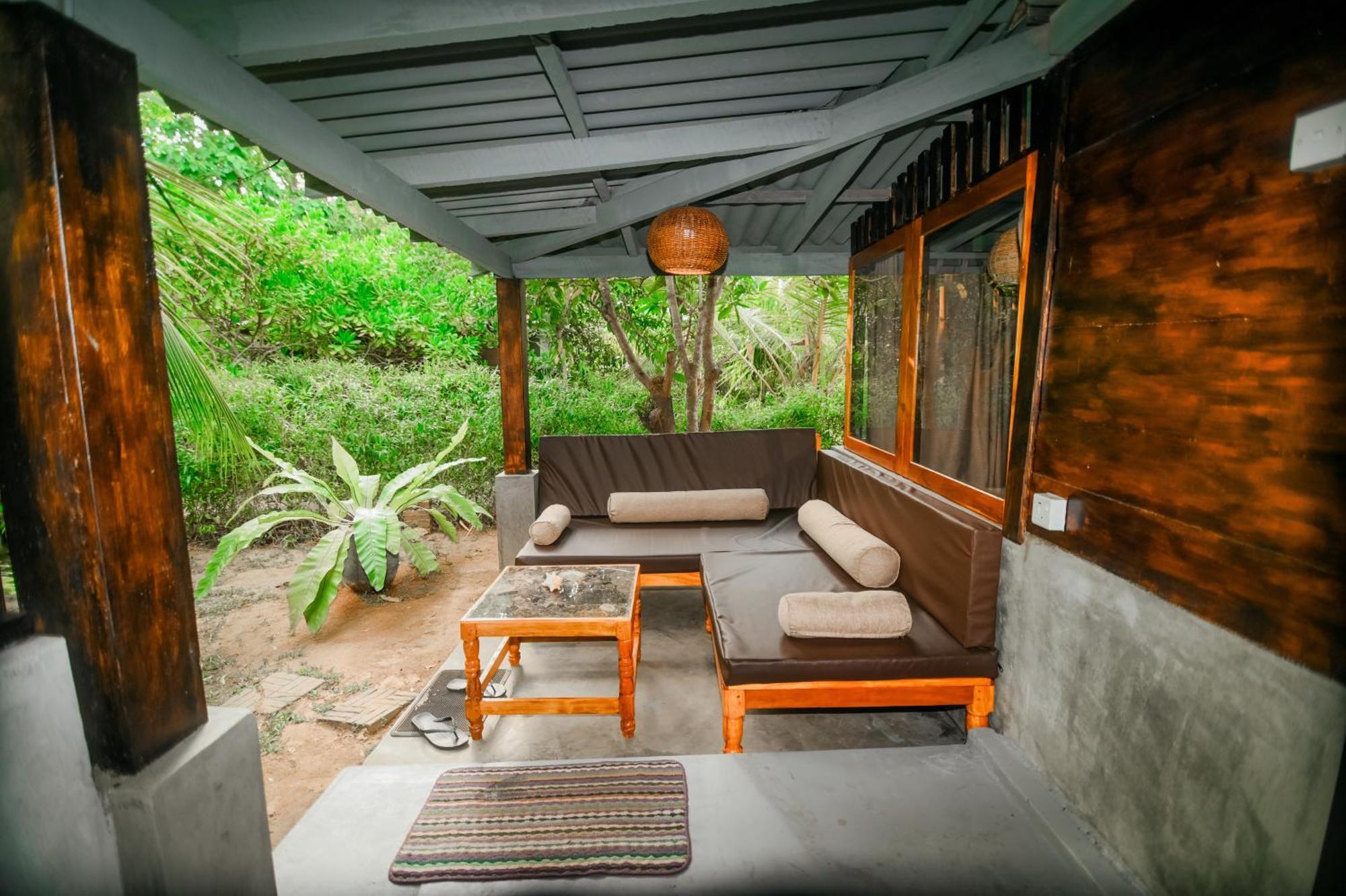 Neem Jay Beach Resort Tangalle Phòng bức ảnh